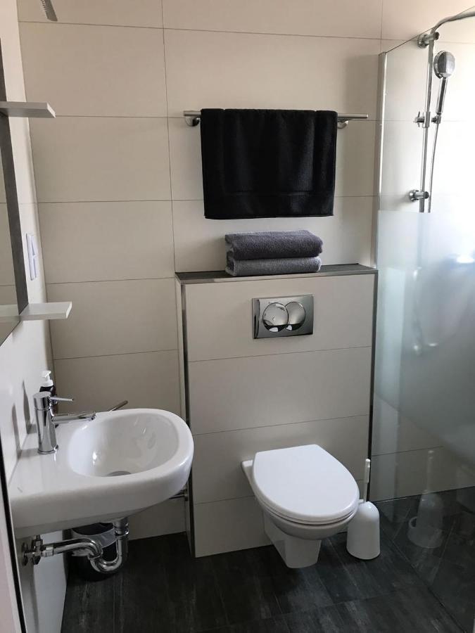 Gaestehaus Strauss Rodgau Bagian luar foto